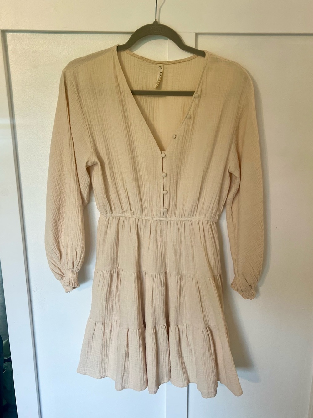 Women's Cream Tiered Long-Sleeve V-Neck Dress
